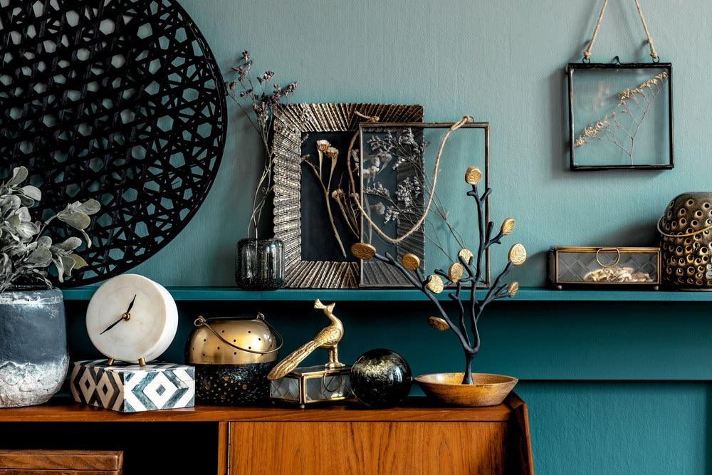 Comment intégrer des décorations en métal vintage dans votre décor : des idées et des conseils pratiques pour ajouter des objets de décoration en métal vintage à votre maison, votre bureau ou tout autre espace.