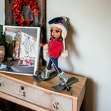 déco chalet crochet poupée fille avec ski artisanat fait main