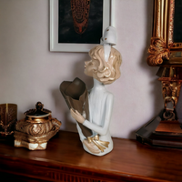 figurine pin up