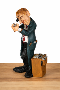 Figurine Humoristique du Bijoutier Concentré - Cadeaux Homme