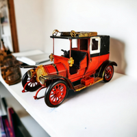 voiture nostalgique rouge